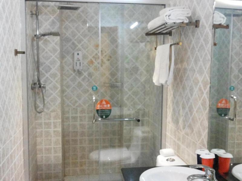 Greentree Alliance Shandong Qingdao Huangdao Zhangyanshan Road Zhongyang Hotel 외부 사진