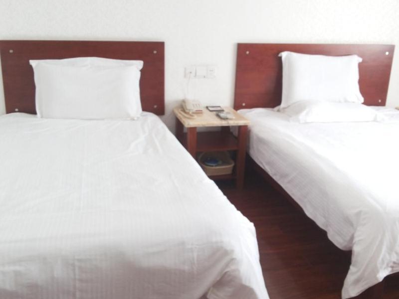 Greentree Alliance Shandong Qingdao Huangdao Zhangyanshan Road Zhongyang Hotel 외부 사진